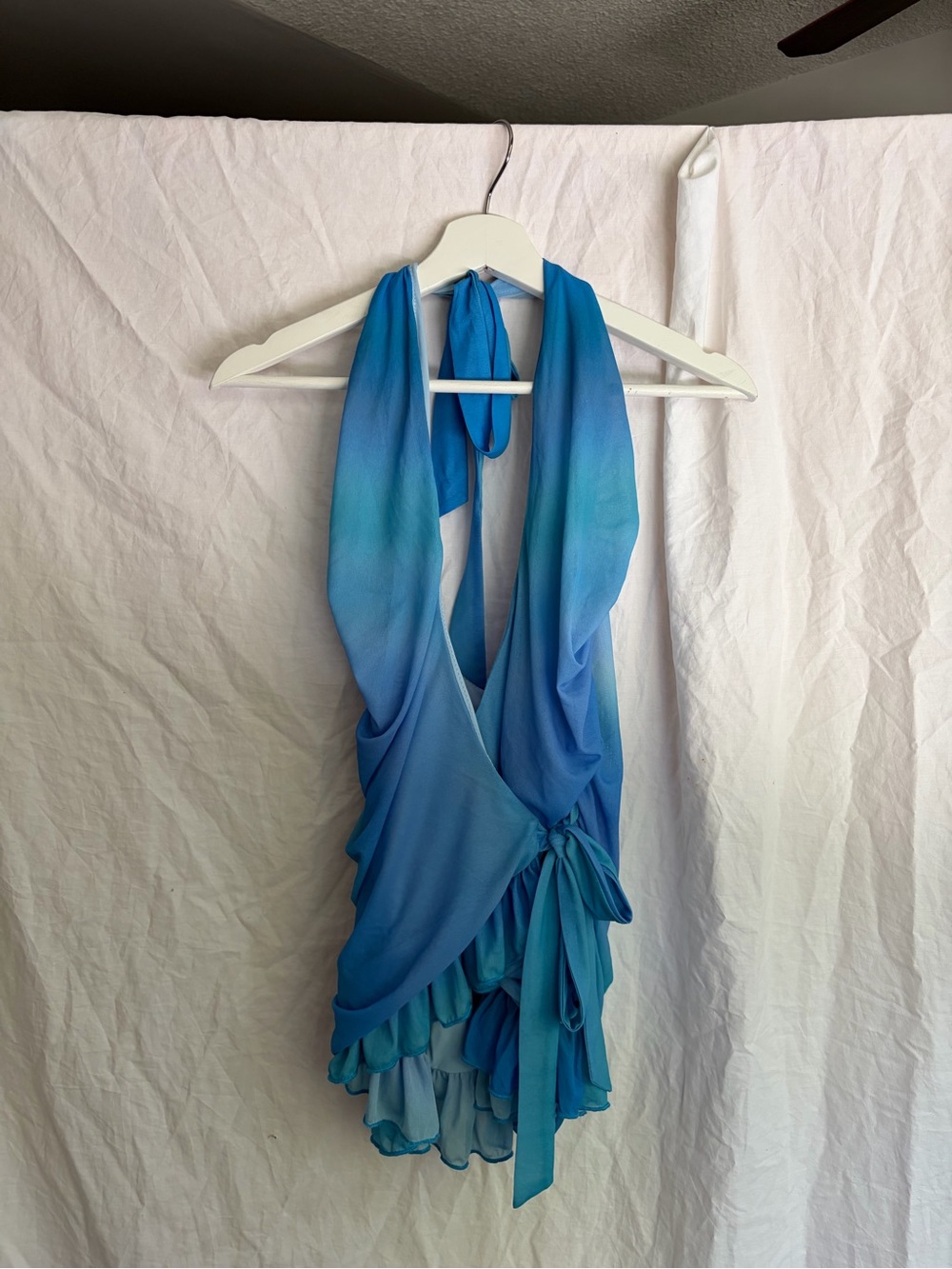 WHITE FOX Boutique Blue Ombre Halter Top Ruffled Ruched Size S party Y2K resort - Picture 3 of 16